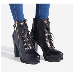 Shoe Dazzle School Girl Black Faux Leather Gold Buckle Block Heel Boots 7.5